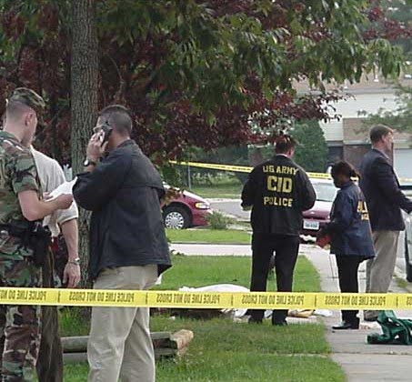 US_Army_CID_agents_at_crime_scene