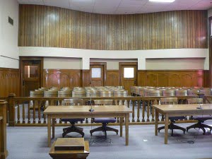 800px-Phelps_County_Courthouse_(Nebraska)_courtroom_2