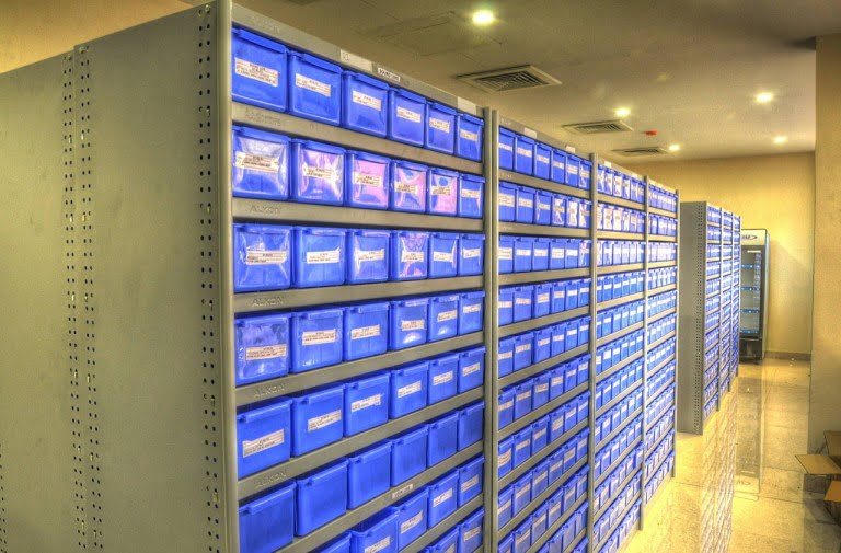 medical-store-555090_1280