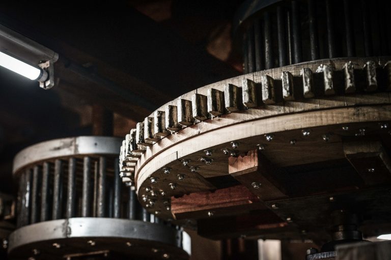 machine-2881186_1920