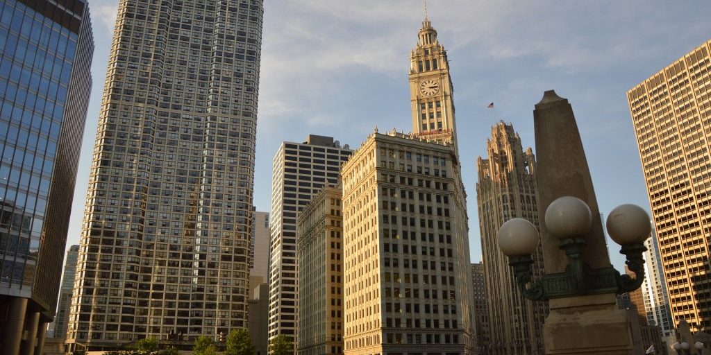 El hijo de una mujer herida de muerte en Walgreens presenta una demanda por homicidio culposo